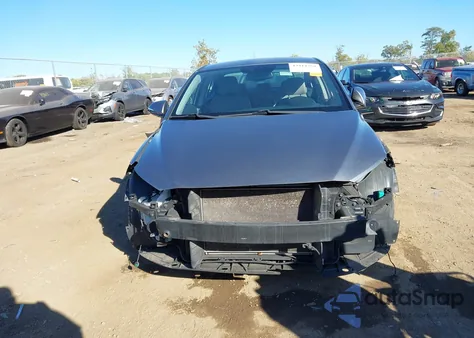 2017 Hyundai Elantra Limited z USA, uszkodzony, nr VIN KMHD84LF2HU070892